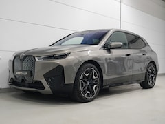 BMW iX - xDrive40 Skylounge | CoPilot | Elektr. Trekhaak | Harman Kardon
