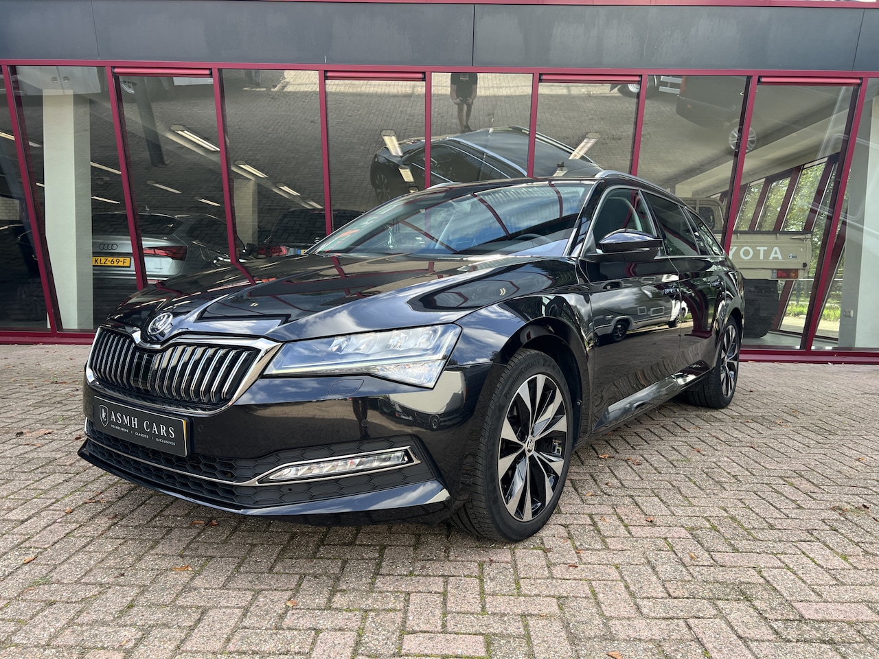 Skoda Superb Combi - 1.5 TSI ACT Business Edition Plus | Trekhaak | ACC | Carplay | Navi | Stoel/Stuurverw. | S - AutoWereld.nl