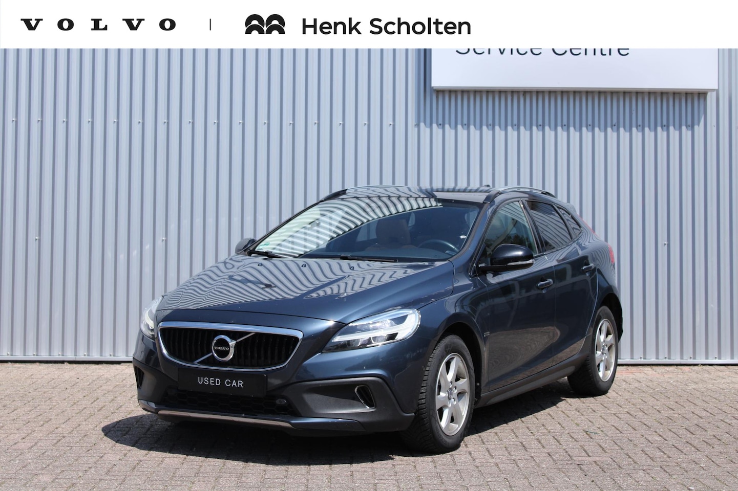Volvo V40 Cross Country - T3Automaat Polar+ Luxury | Panoramadak | Premium audio installatie | Verwarmbare voorstoel - AutoWereld.nl