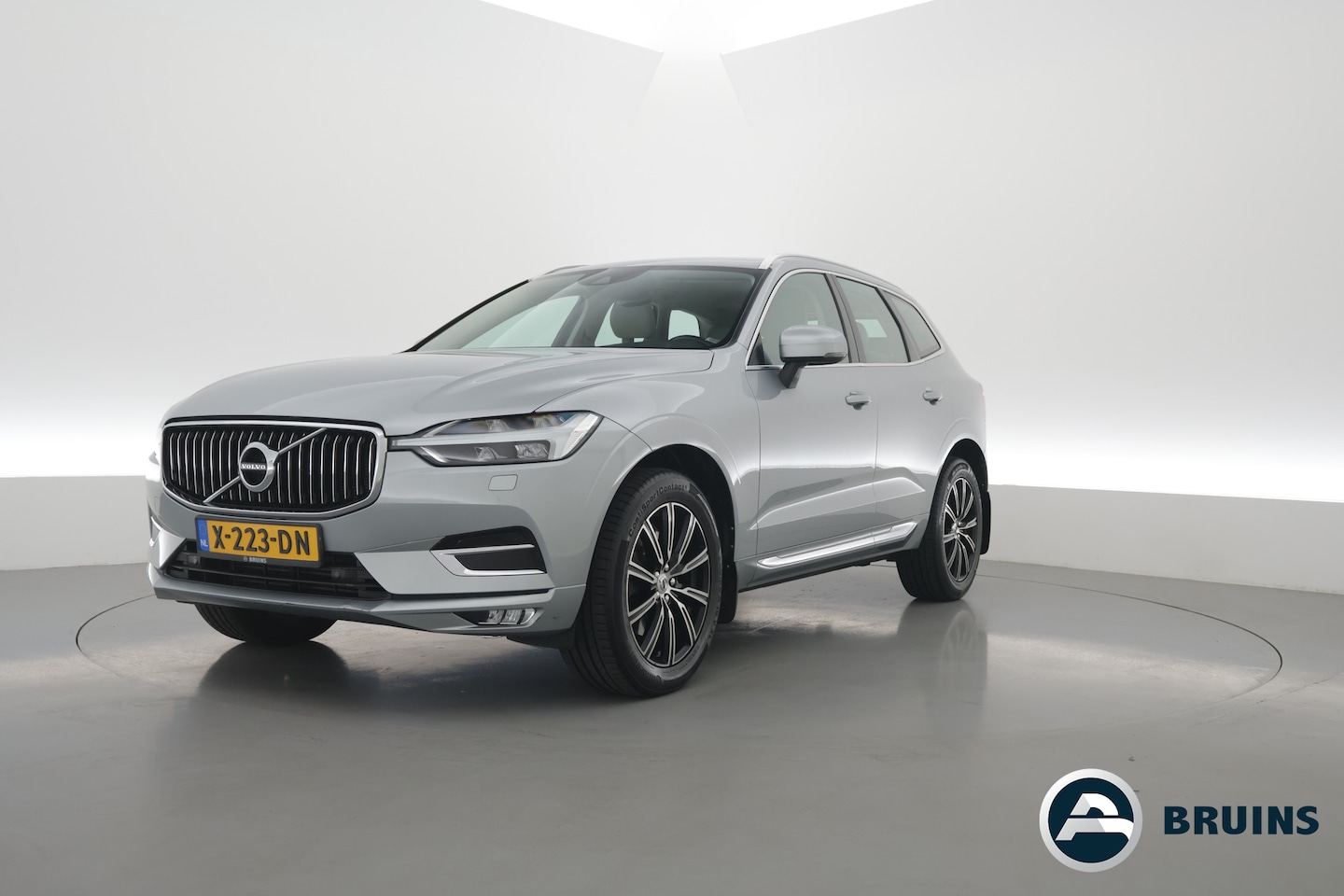 Volvo XC60 - 2.0 T5 AWD Inscription | Stoelvent. | Memory stoel | Blis | Camera | CarPlay | - AutoWereld.nl
