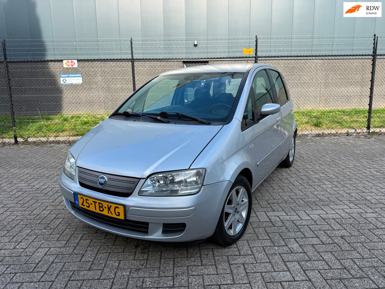 Fiat Idea - 1.4-16V Emotion *AIRCO/ECC-APPLE CARPLAY-TREKHAAK* - AutoWereld.nl