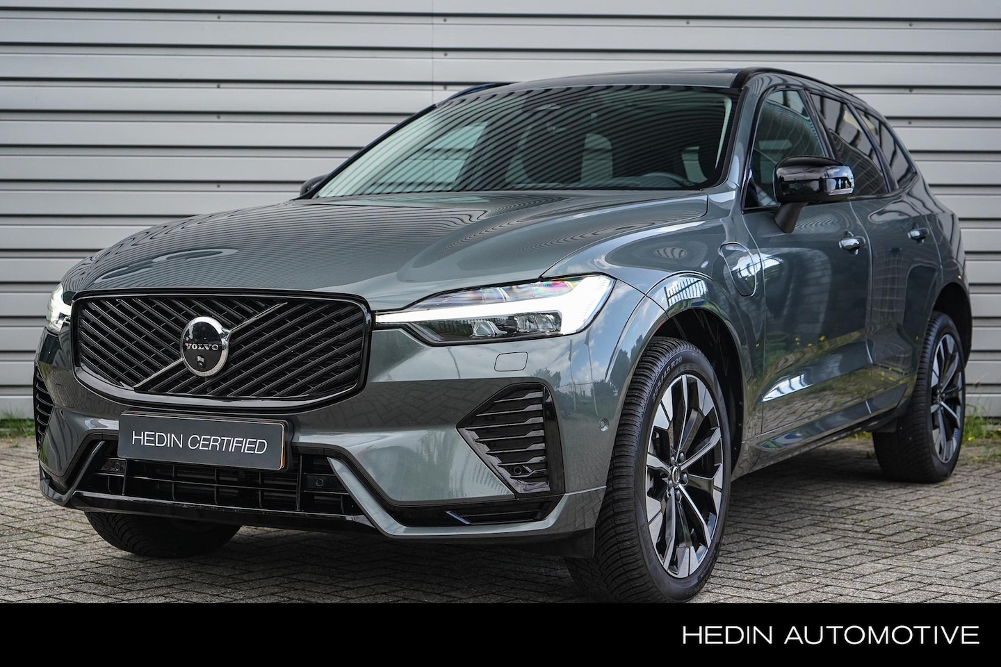 Volvo XC60 - 2.0 T6 Plug-in hybrid AWD Ultra Dark | Google on Board | Electrische Stoelen | Adaptieve C - AutoWereld.nl