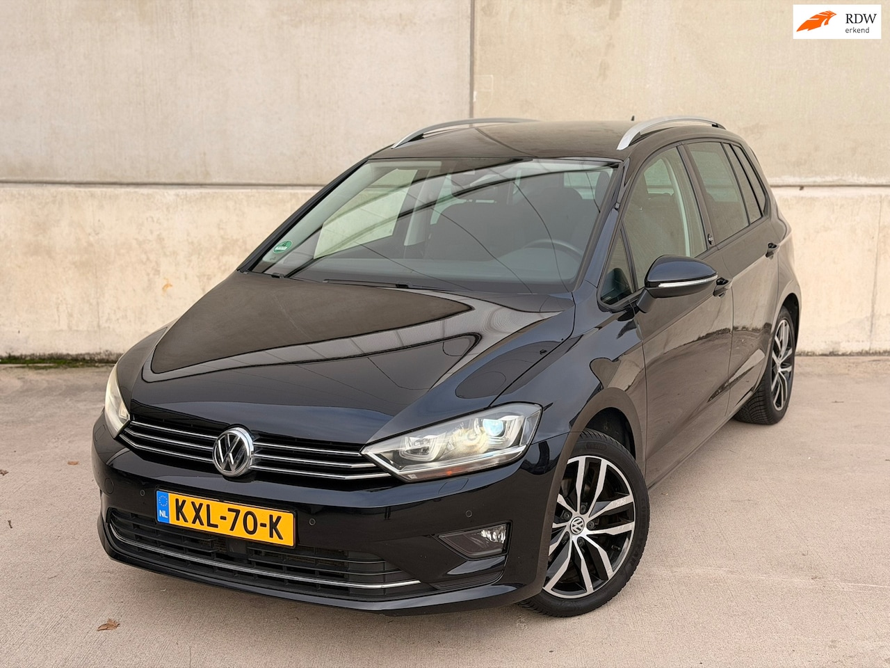 Volkswagen Golf Sportsvan - 1.4 TSI Highline DSG Trekh Dynaudio ACC CarPlay - AutoWereld.nl