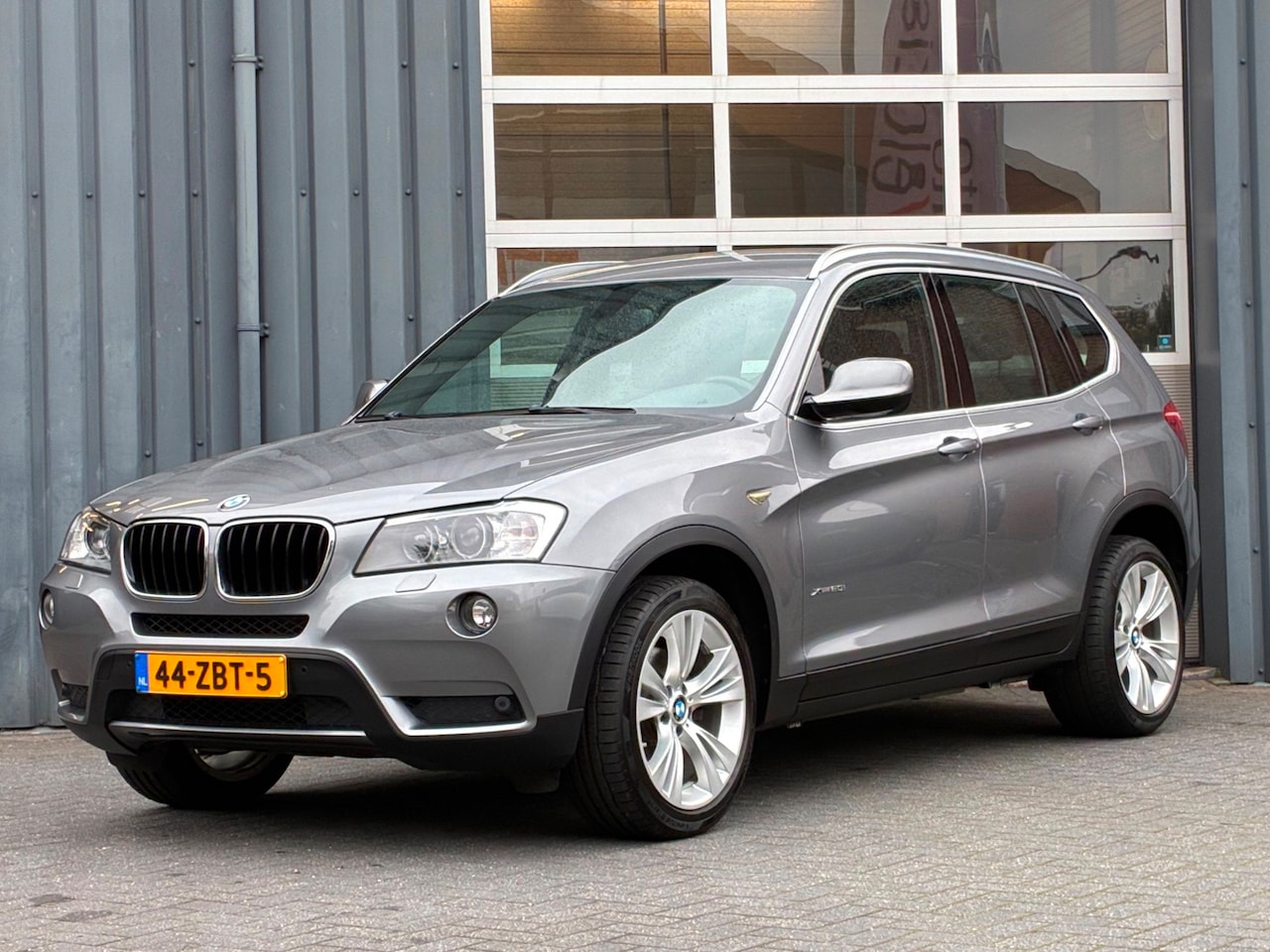BMW X3 - XDrive20i Leder Xenon Trekhaak Navigatie Cruise controle - AutoWereld.nl