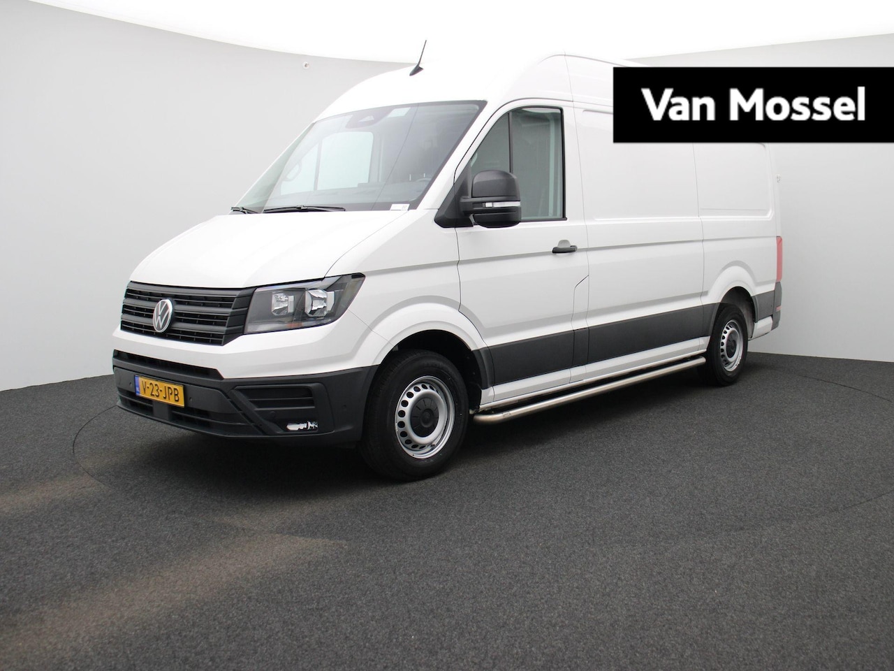 Volkswagen Crafter - 2.0 TDI L3H3 Highline 140PK | Automaat | Trekhaak | Navigatie | Cruise Control | Multifunc - AutoWereld.nl