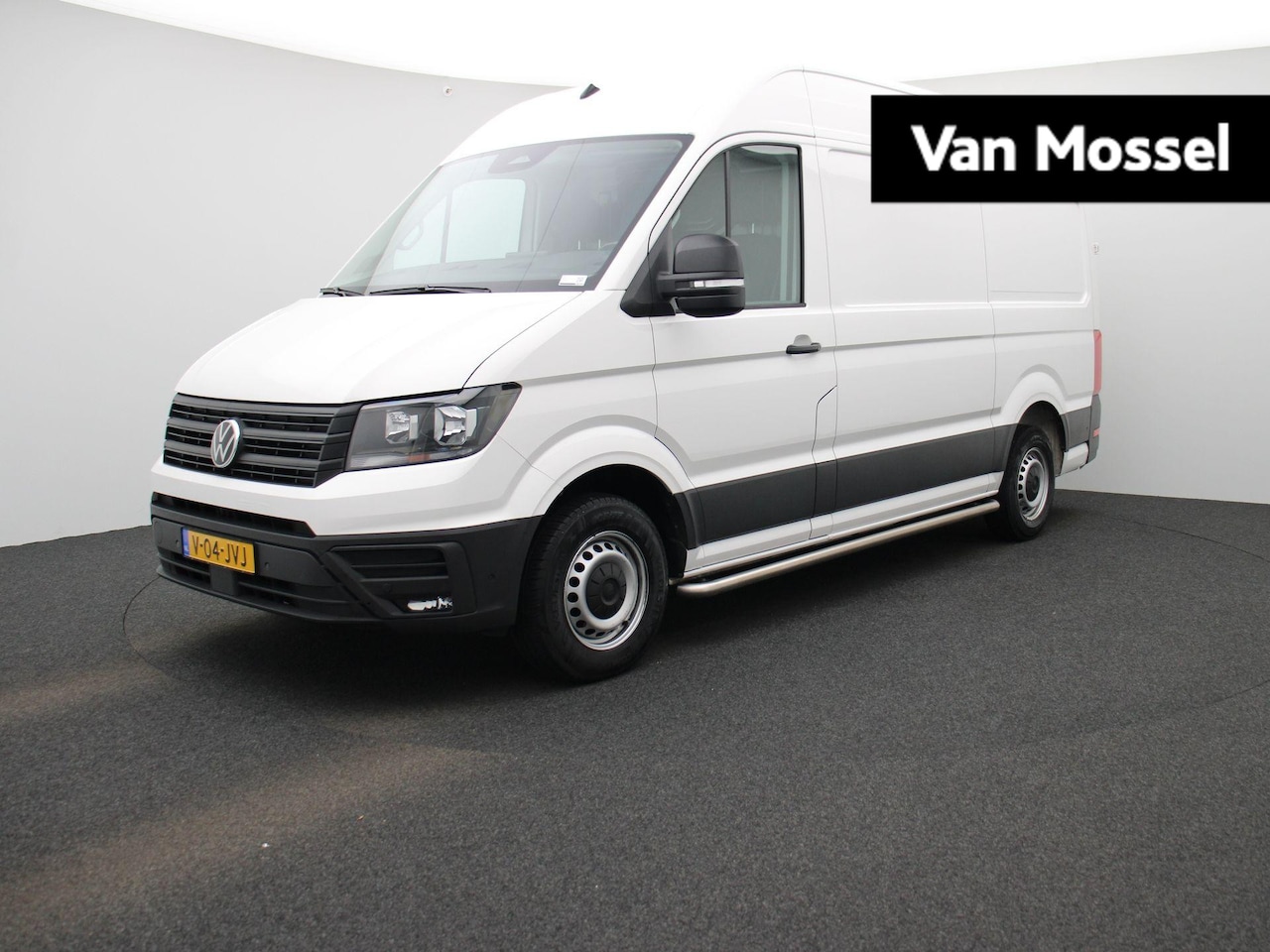 Volkswagen Crafter - 2.0 TDI L3H3 Highline 140PK | Automaat | Trekhaak | Navigatie | Cruise Control | Multifunc - AutoWereld.nl