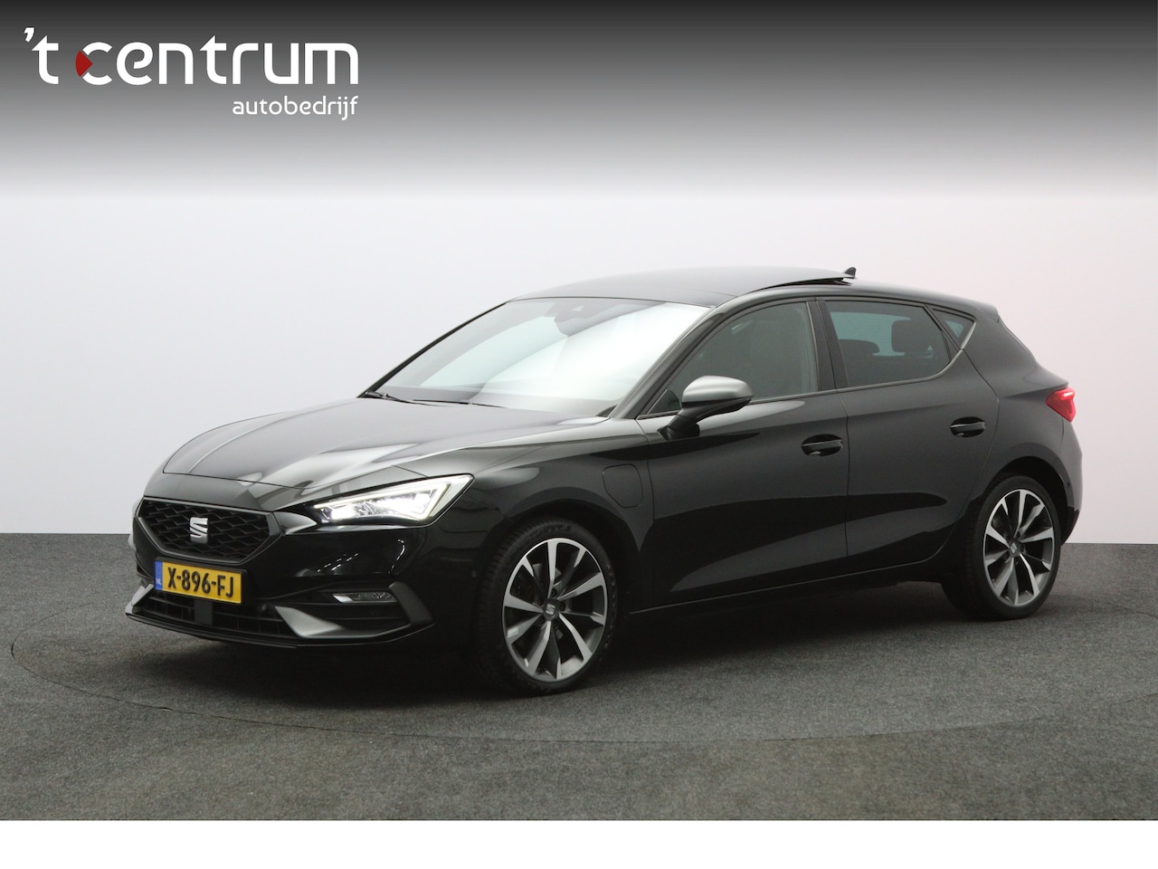 SEAT Leon - 1.4 TSI eHybrid PHEV FR Business Intense 1.4 TSI eHybrid 204 PK PHEV FR Business Intense, Panoramadak, Camera, Winterpakket, Carpla - AutoWereld.nl