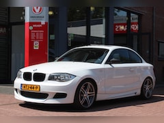 BMW 1-serie Coupé - (e87) 135i 306pk | Handbak | TOPPER | Schuifdak | A/C | Stoelverwarming | PDC | Leuk |