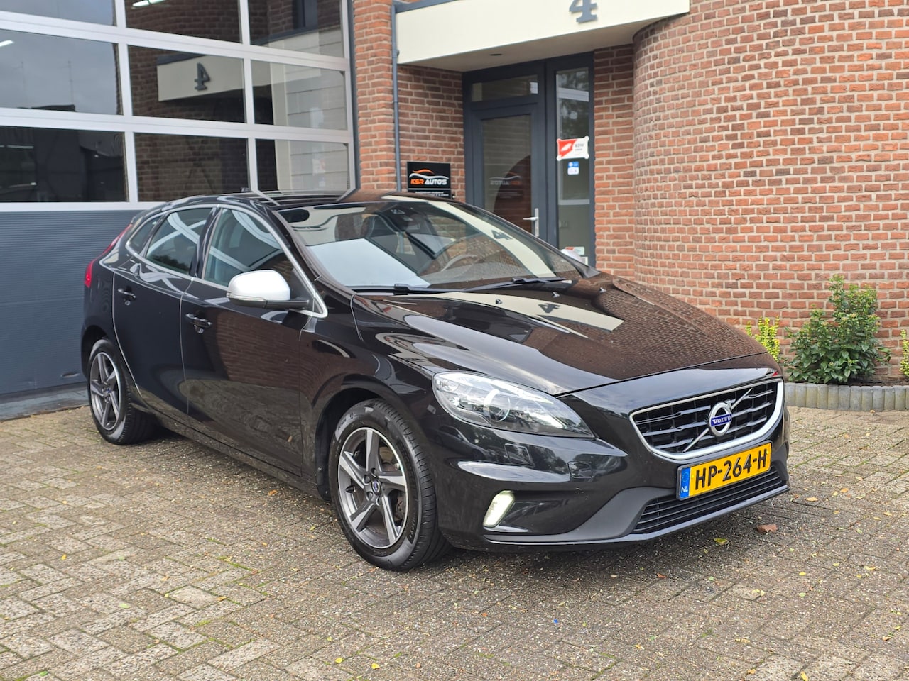 Volvo V40 - 2.0 D2 R-Design Business 2.0 D2 R-Design Business - AutoWereld.nl