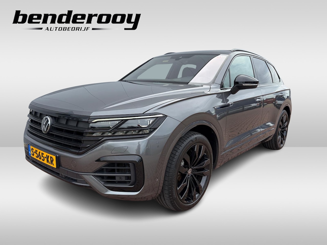 Volkswagen Touareg - R 3.0 TSi eHybrid 462pk | Luchtvering | Pano | Trekhaak - AutoWereld.nl
