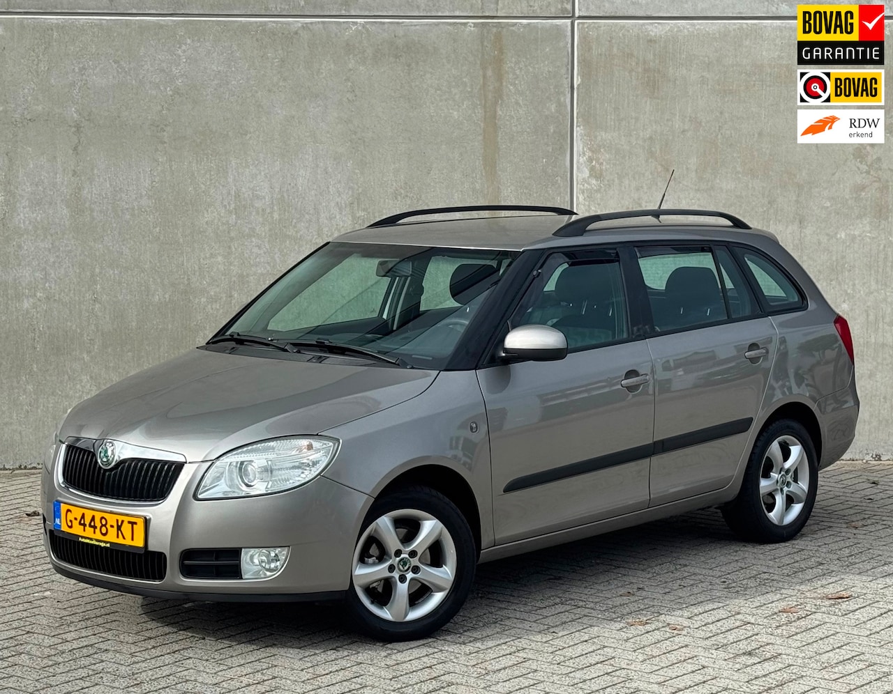 Skoda Fabia Combi - 1.6 16V 105pk AUT Grijs 2010 CAMERA|CRUISE - AutoWereld.nl