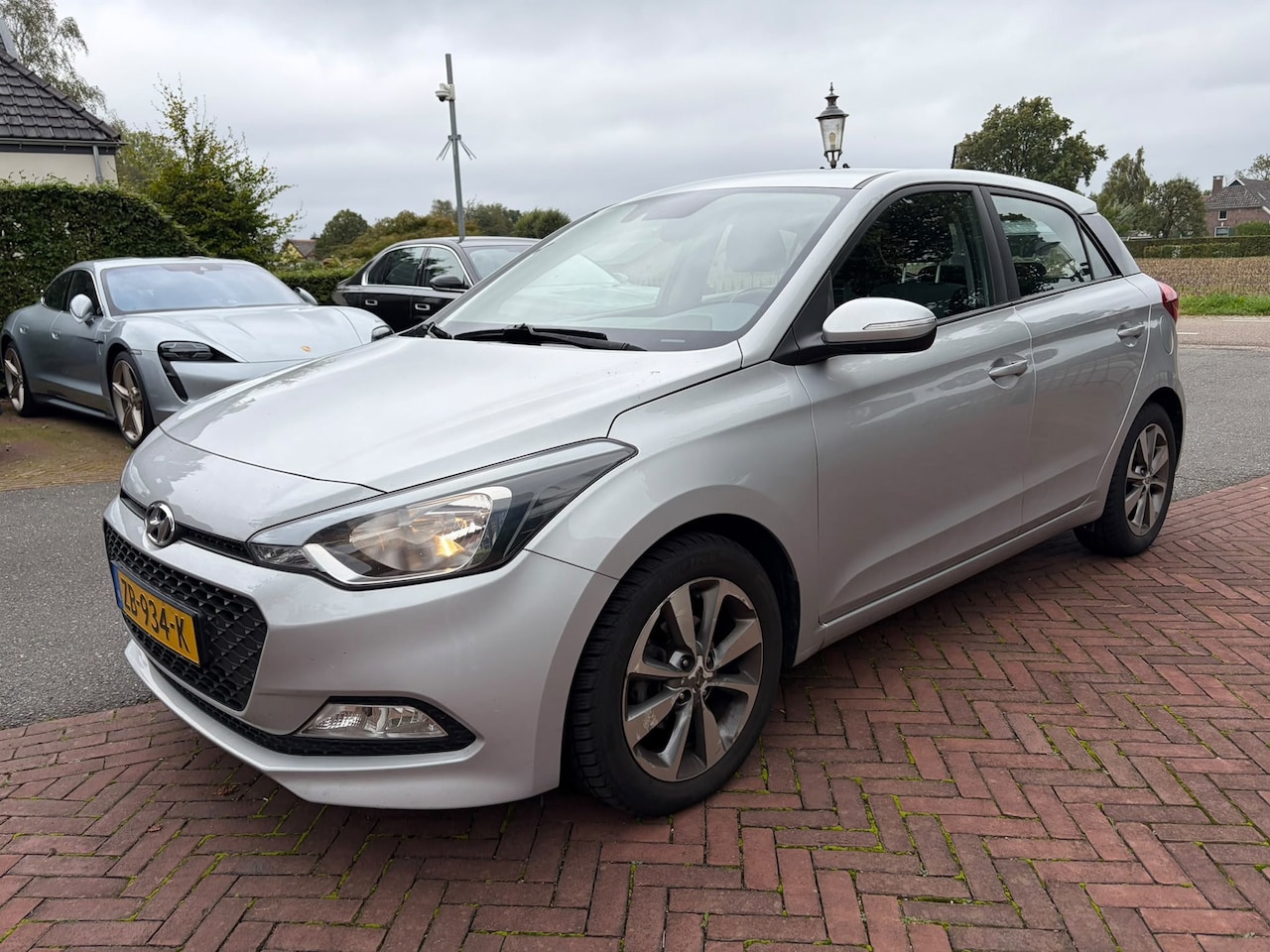 Hyundai i20 - 1.2 HP i-Motion Comfort Navi Camera - AutoWereld.nl