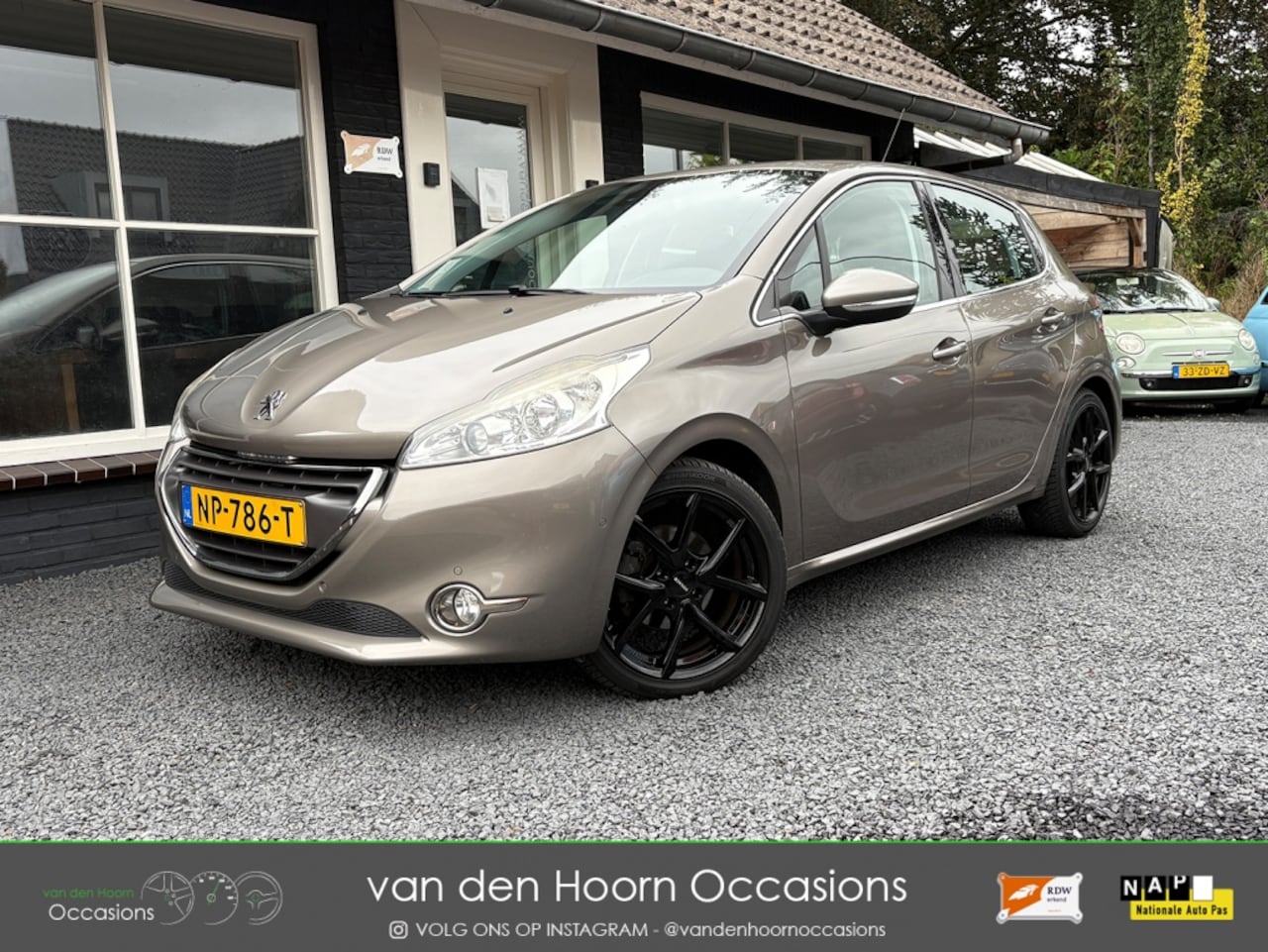 Peugeot 208 - 1.6 AUTOMAAT | NAP | LEDER | STOELVERW | CRUISE | CLIMA - AutoWereld.nl