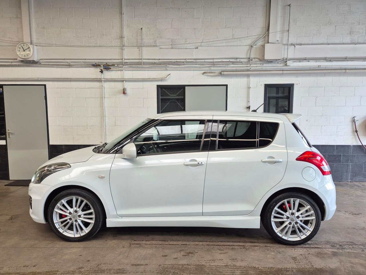 Suzuki Swift - 1.6 Sport 1.6 Sport - 5drs - AutoWereld.nl