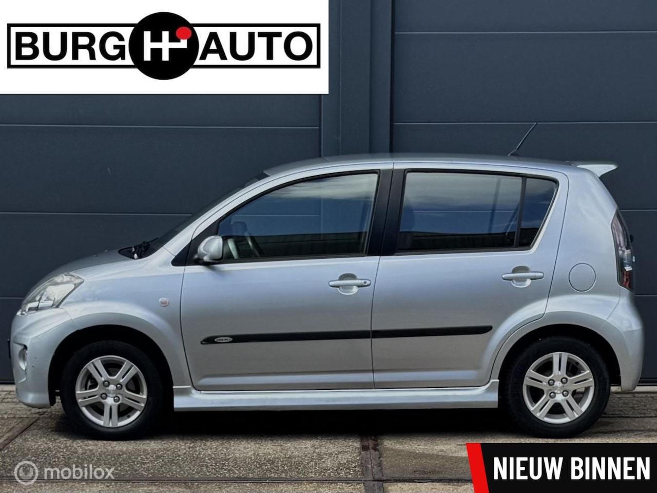 Daihatsu Sirion 2 - 1.3-16V Comfort - AIRCO - EL. RAMEN + SPIEGELS - ACHTERSPOILER - SIDESKIRTS - LM VELGEN - - AutoWereld.nl