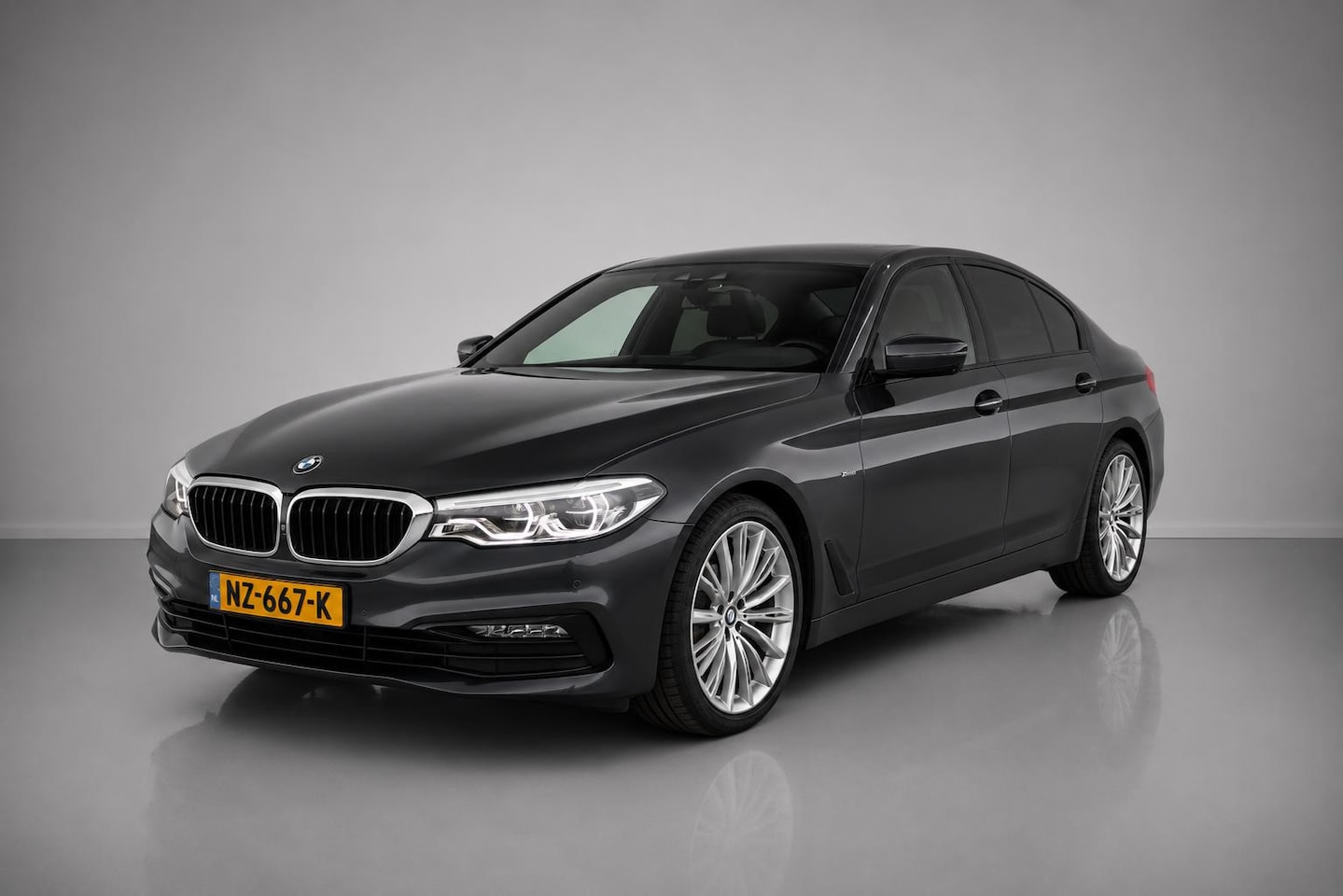 BMW 5-serie - 520d|High Executive| Pano|MemorySeats|360"Camera|CruiseCOntrol|DodeHoek - AutoWereld.nl