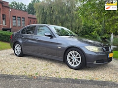 BMW 3-serie - 318i High Executive AIRCO/cruise