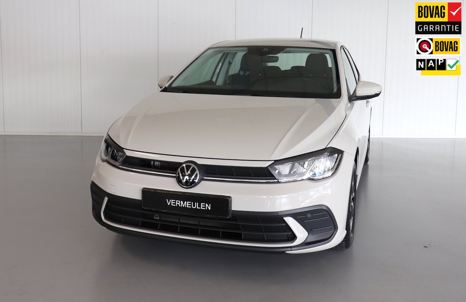 Volkswagen Polo - Volkswagen Polo Life | 39.731 km | Handgeschakeld | Rijklaar € 17.950,- - AutoWereld.nl