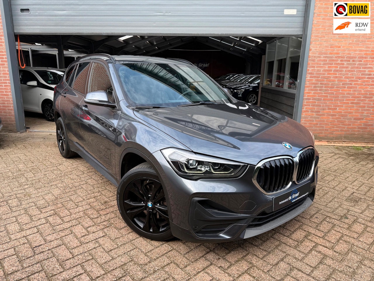 BMW X1 - SDrive18i High Executive|FULL-LED/LEDER/H&KARDON|NAVI/CAMERA - AutoWereld.nl