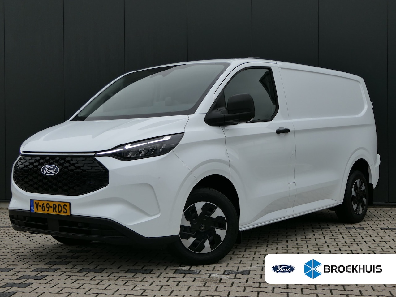 Ford Transit Custom - E-Transit 320 L1H1 Trend 71 kWh | Camera | Cruise Control | CarPlay/Android Auto | Bijrijd - AutoWereld.nl