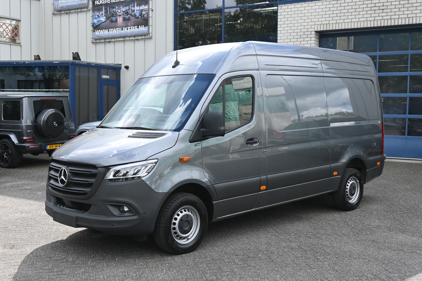 Mercedes-Benz Sprinter - 317 CDI L2H2 Pro LED, Geveerde stoel, Navigatie met camera - AutoWereld.nl