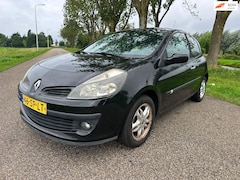 Renault Clio - 1.4-16V Dynamique Luxe