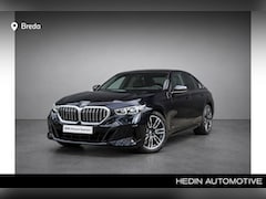 BMW 5-serie - 520i | M-Sportpakket | Stuurwielverwarming |Comforttoegang | Driving Assistant | Hifi-syst