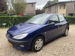 Peugeot 206 - 1.4 Gentry