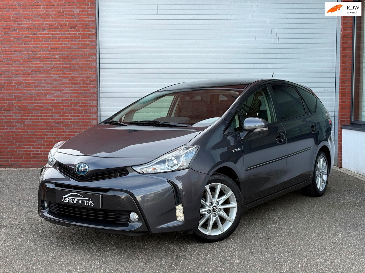 Toyota Prius Wagon - 1.8 Dynamic | 7 SEATS| PANO| LEER| NEW APK - AutoWereld.nl