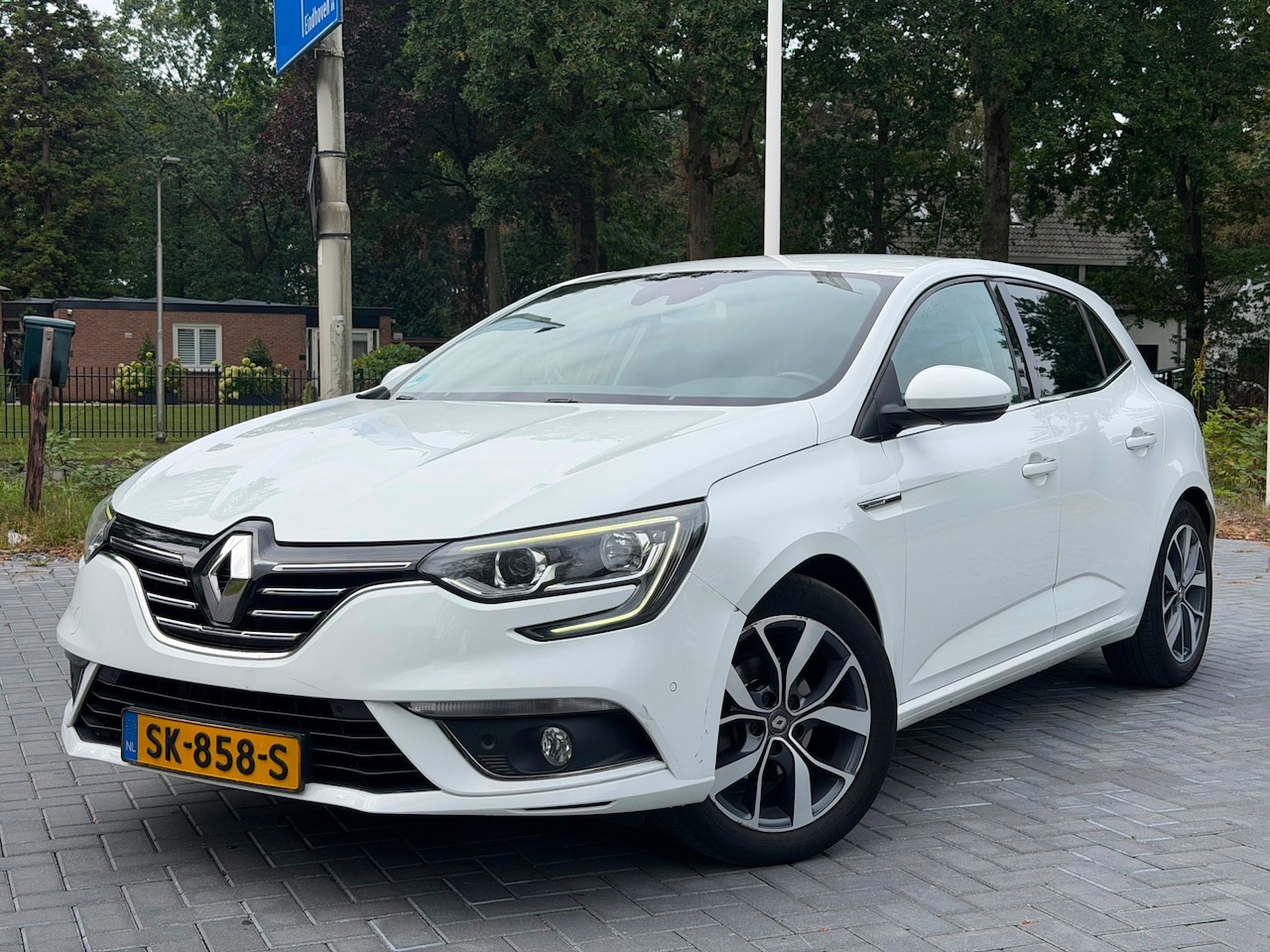 Renault Mégane - 1.2 TCe Bose Automaat/Clima/Cruise/Leer/Navi/PDC/NAP - AutoWereld.nl