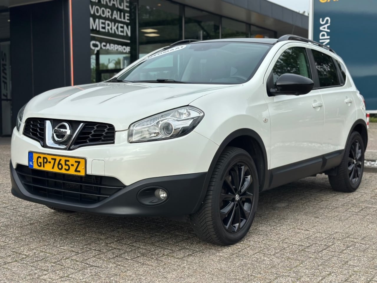 Nissan Qashqai - 2.0 Tech View CVT Automaat '' Trekhaak - Allseasonbanden - Pano - 360 Camera '' - AutoWereld.nl