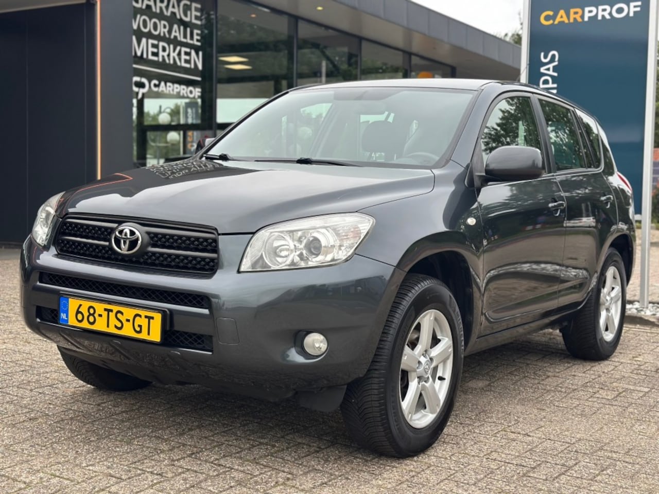 Toyota RAV4 - 2.0 VVTi Linea Sol '' Trekhaak - Allseasonbanden - Clima - CC'' - AutoWereld.nl