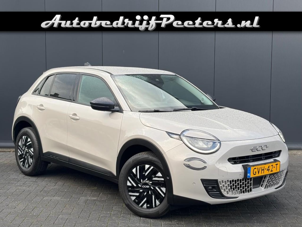 Fiat 600 - 1.2 Hybrid Urban Automaat Carplay Camera Cruise PDC NL-auto - AutoWereld.nl