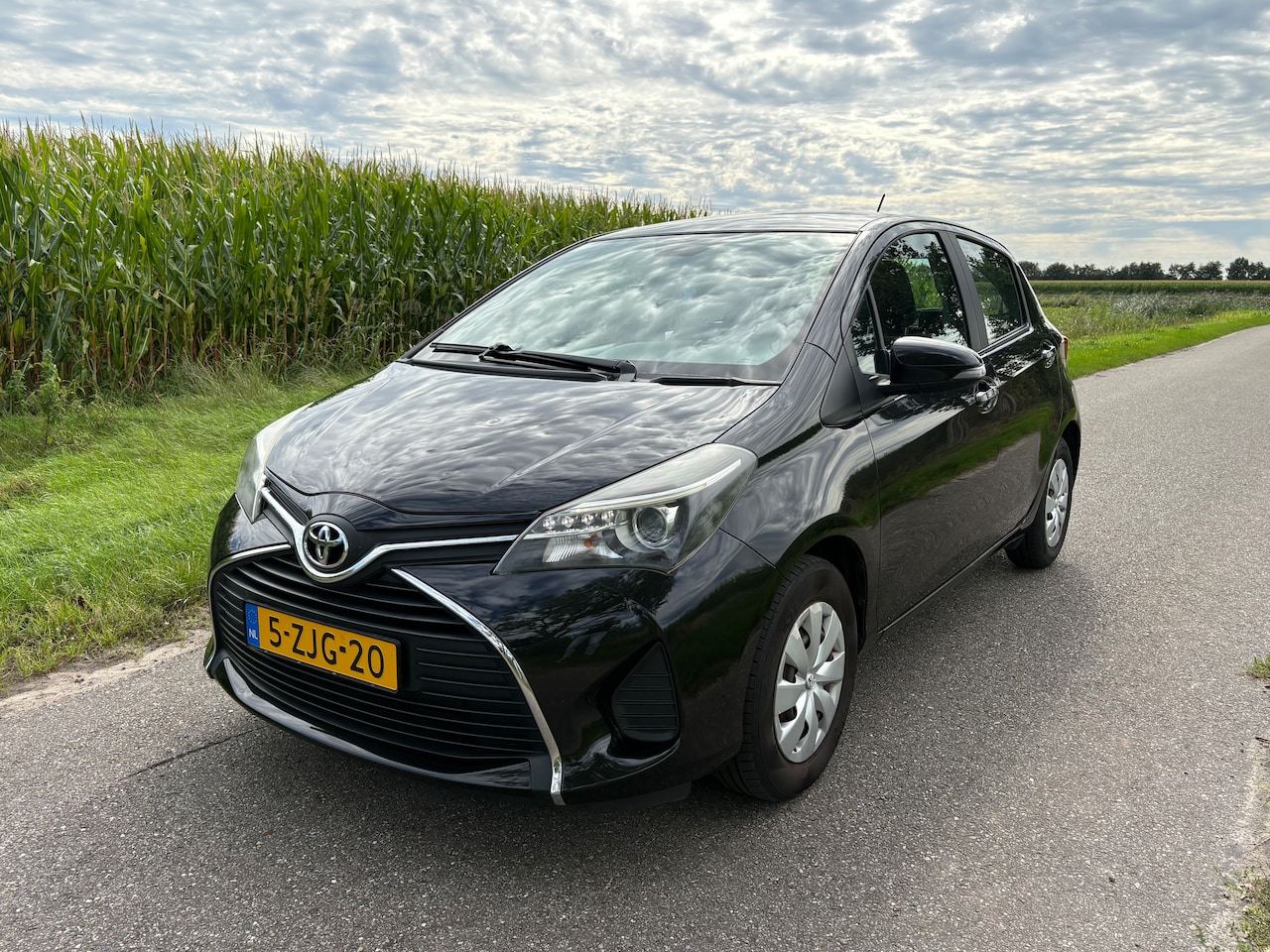 Toyota Yaris - 1.0 VVT-i Aspiration Airco camera trekhaak - AutoWereld.nl