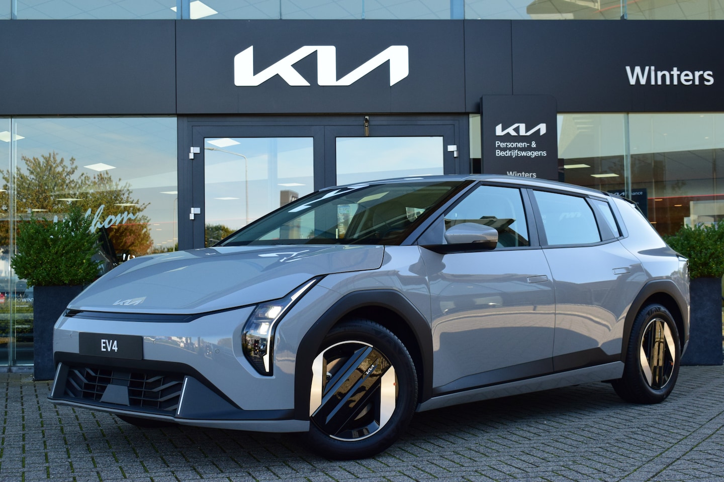 Kia EV4 - Air 58.3 kWh | Stoel-/ Stuurverwarming | Adaptieve Cruise Control | Climate Control | Tot - AutoWereld.nl