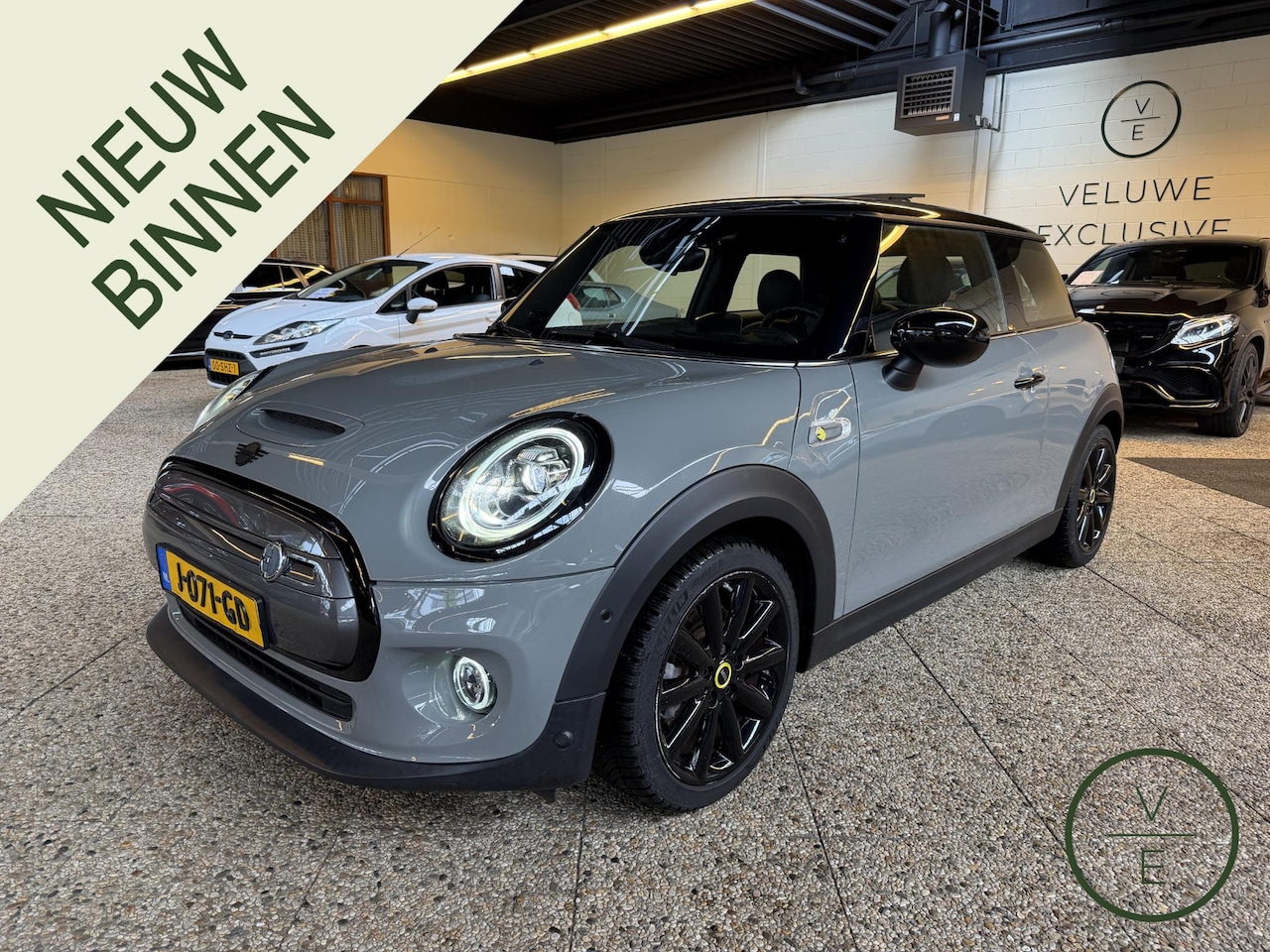 MINI Electric - Yours 33 kWh | Pano | HUD | Harman & Kardon | Black Optic | Viritual Cockpit | - AutoWereld.nl
