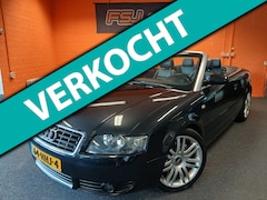 Audi A4 Cabriolet - 2.4 V6 / AUTOMAAT / LEDER / CARPLAY