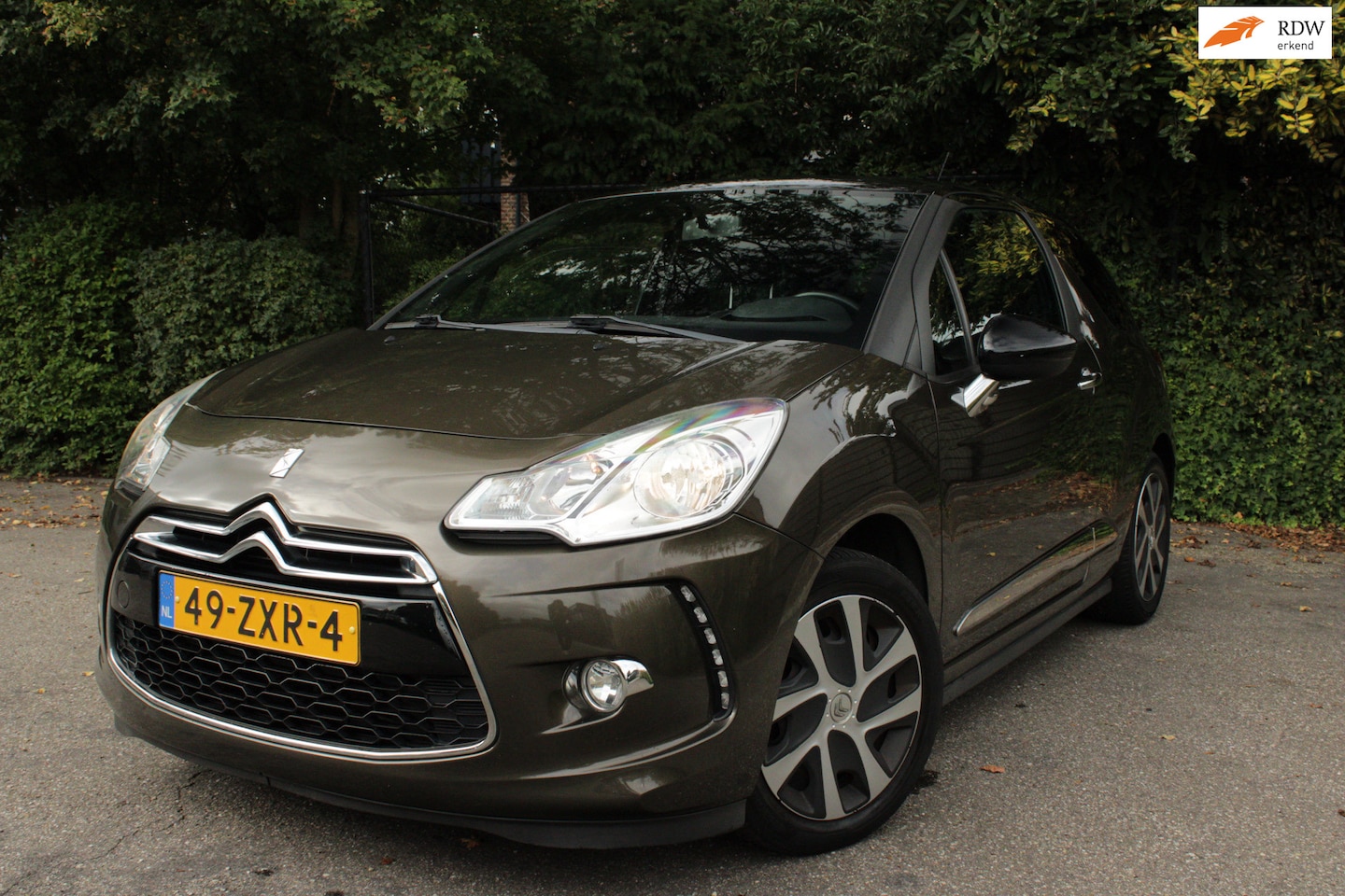Citroën DS3 - 1.2 VTi So Chic | Airco | Cruise Control | PDC | Nette Staat - AutoWereld.nl