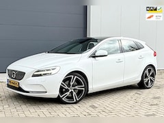 Volvo V40 - 2.0 D2 Nordic+ Panorama Navi Camera Nieuwe banden en velgen