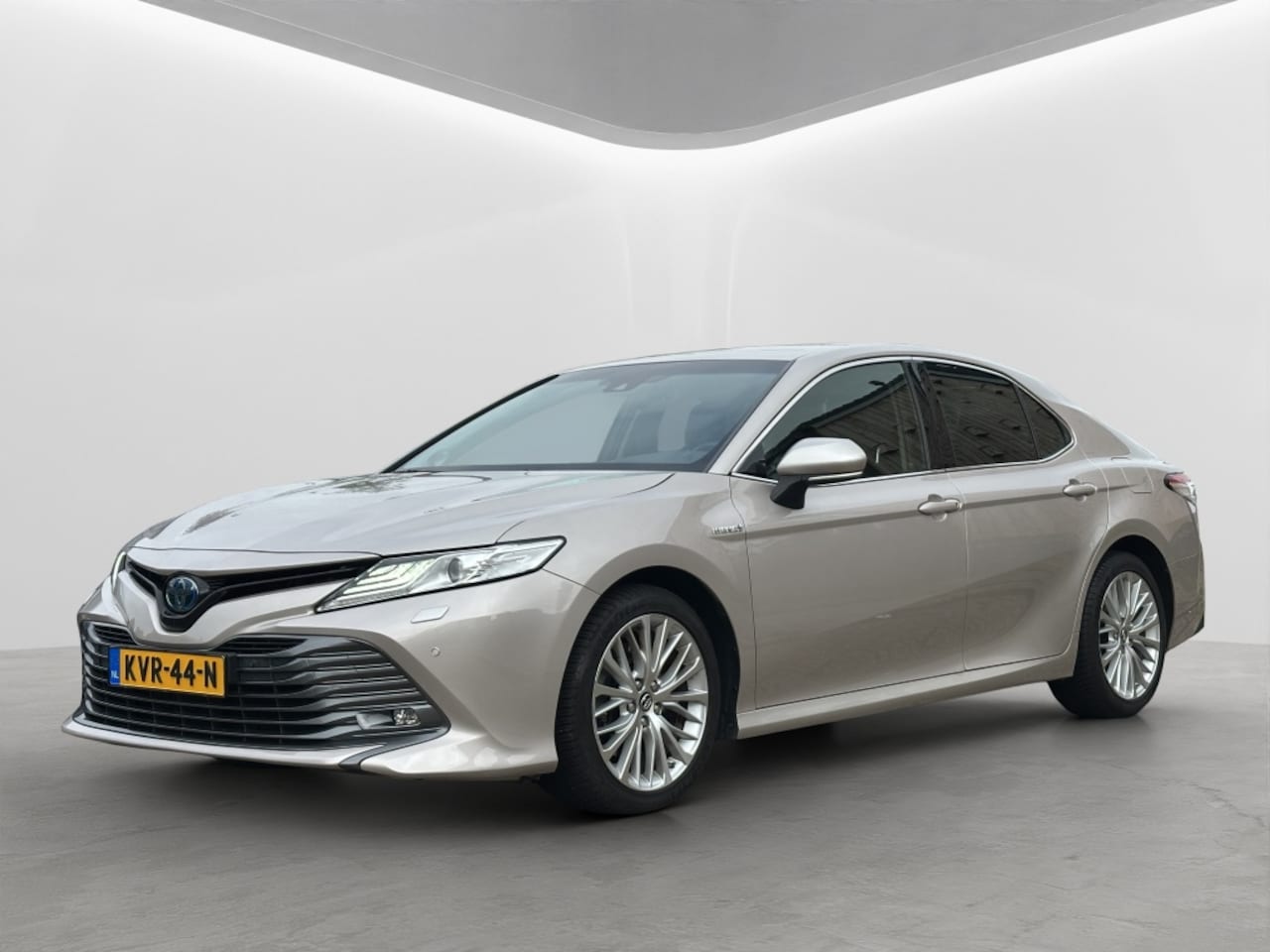 Toyota Camry - 2.5 Hybrid Premium 2.5 Hybrid Premium - AutoWereld.nl