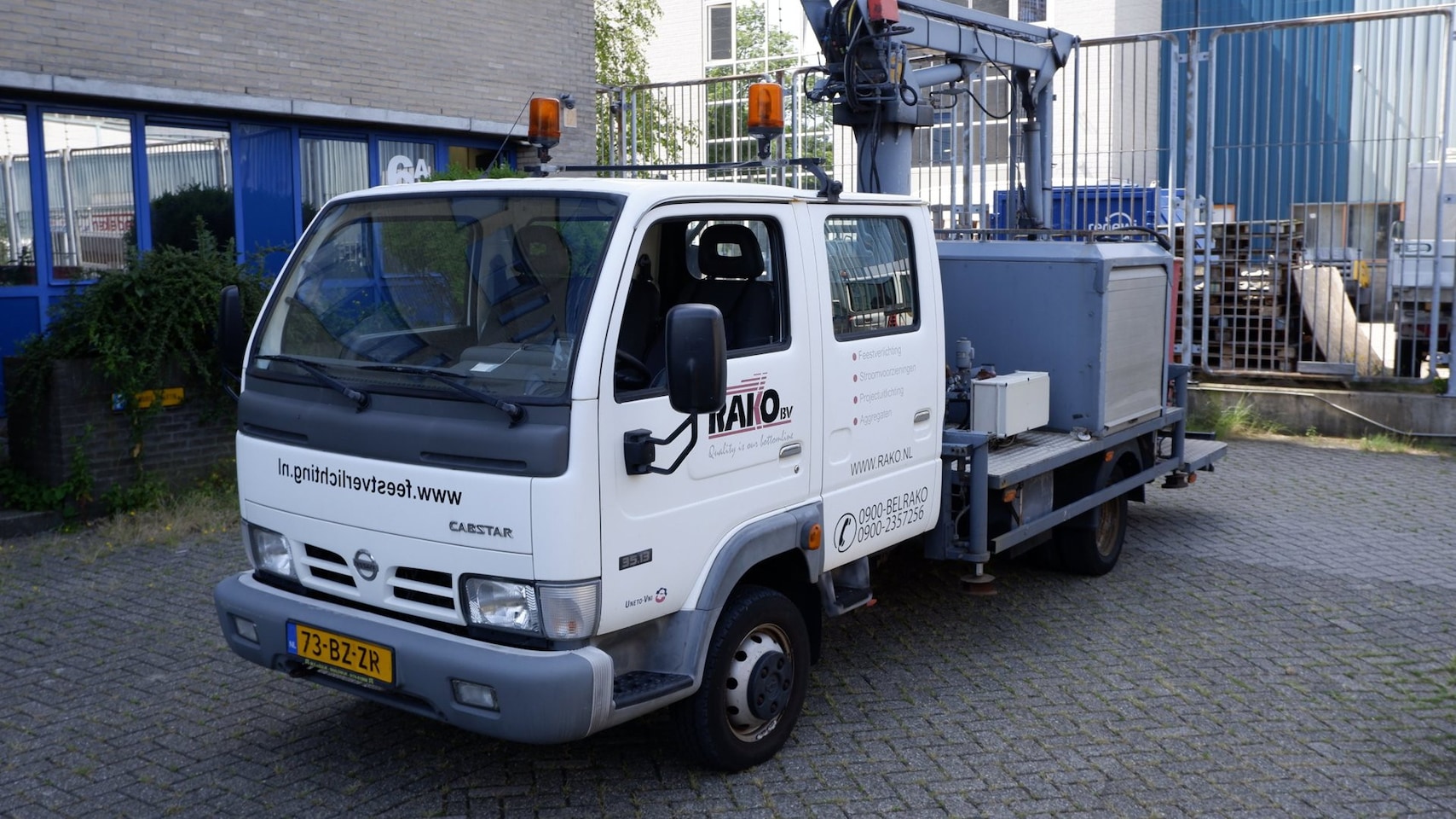 Nissan Cabstar E - Hoogwerker 3.0TD i EX. BTW EXPORT ONLY - AutoWereld.nl