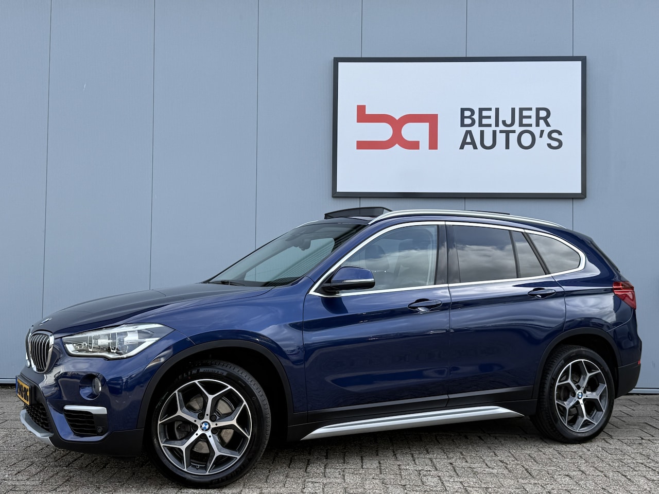 BMW X1 - sDrive18i High Executive Automaat Schuifdak/Trekhaak. - AutoWereld.nl