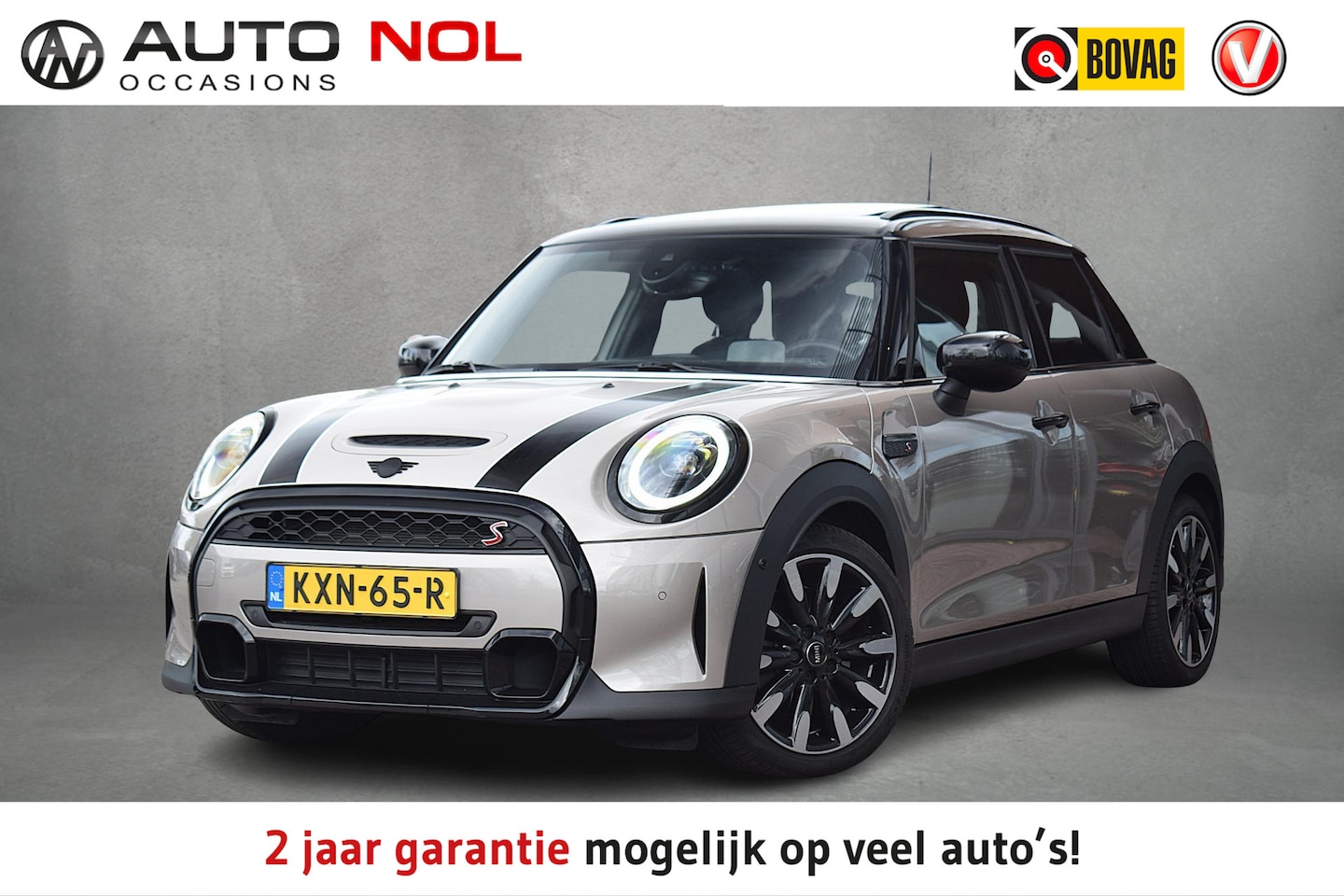MINI 5-Deurs - 2.0 Cooper S MINI Yours | Pano | Leer | H/K | HUD | Stuur-en Stoelverwarming - AutoWereld.nl