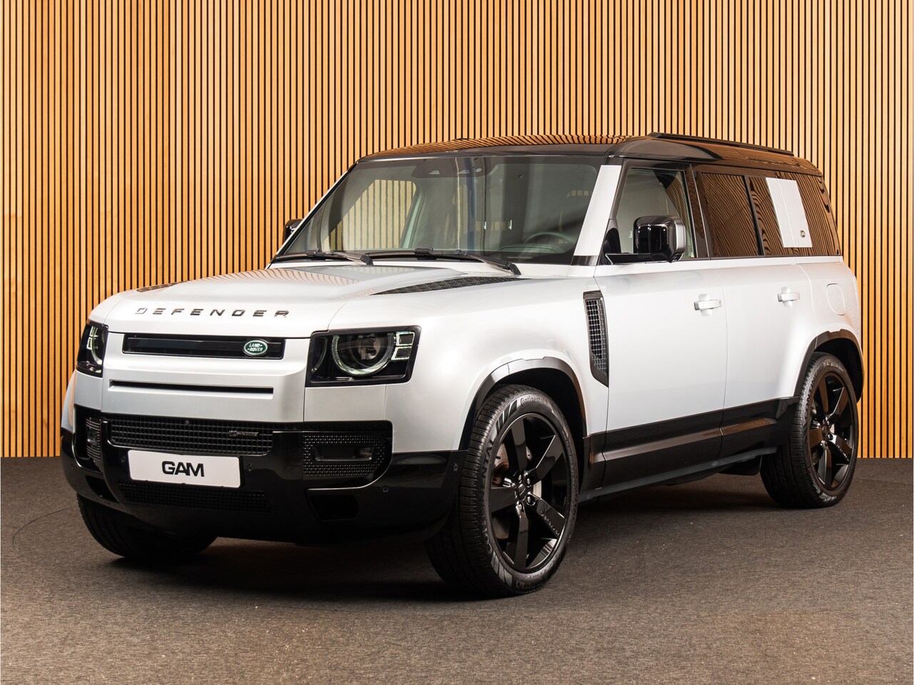 Land Rover Defender 110 - 2.0 P400e 110 X-Dynamic HSE 22" | MERIDIAN | PANO | TREKHAAK - AutoWereld.nl
