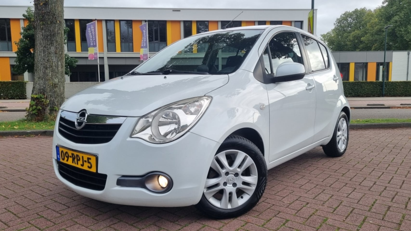 Opel Agila - 1.2 16V Edition Airco/ Metallic - AutoWereld.nl