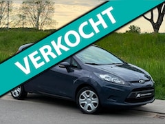 Ford Fiesta - 1.25 Limited | 2e Eigenaar | Airco | Stuurbed | Trekhaak | NAP | Radio | Boekjes