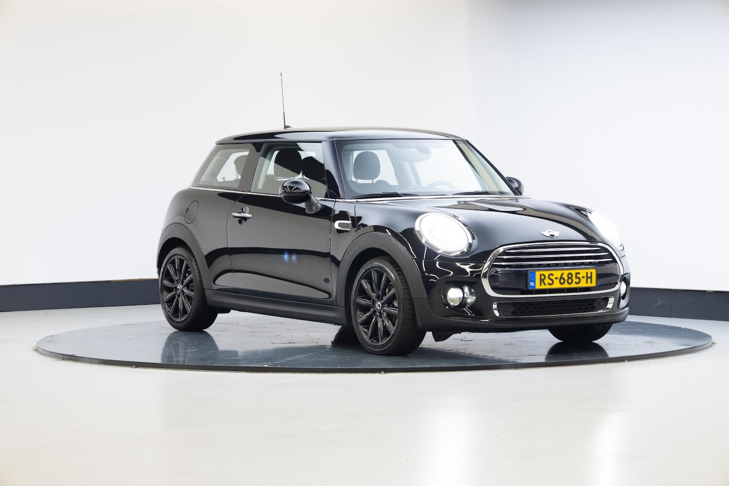 MINI 3-Deurs - 1.5 Cooper Chili Serious Business - AutoWereld.nl
