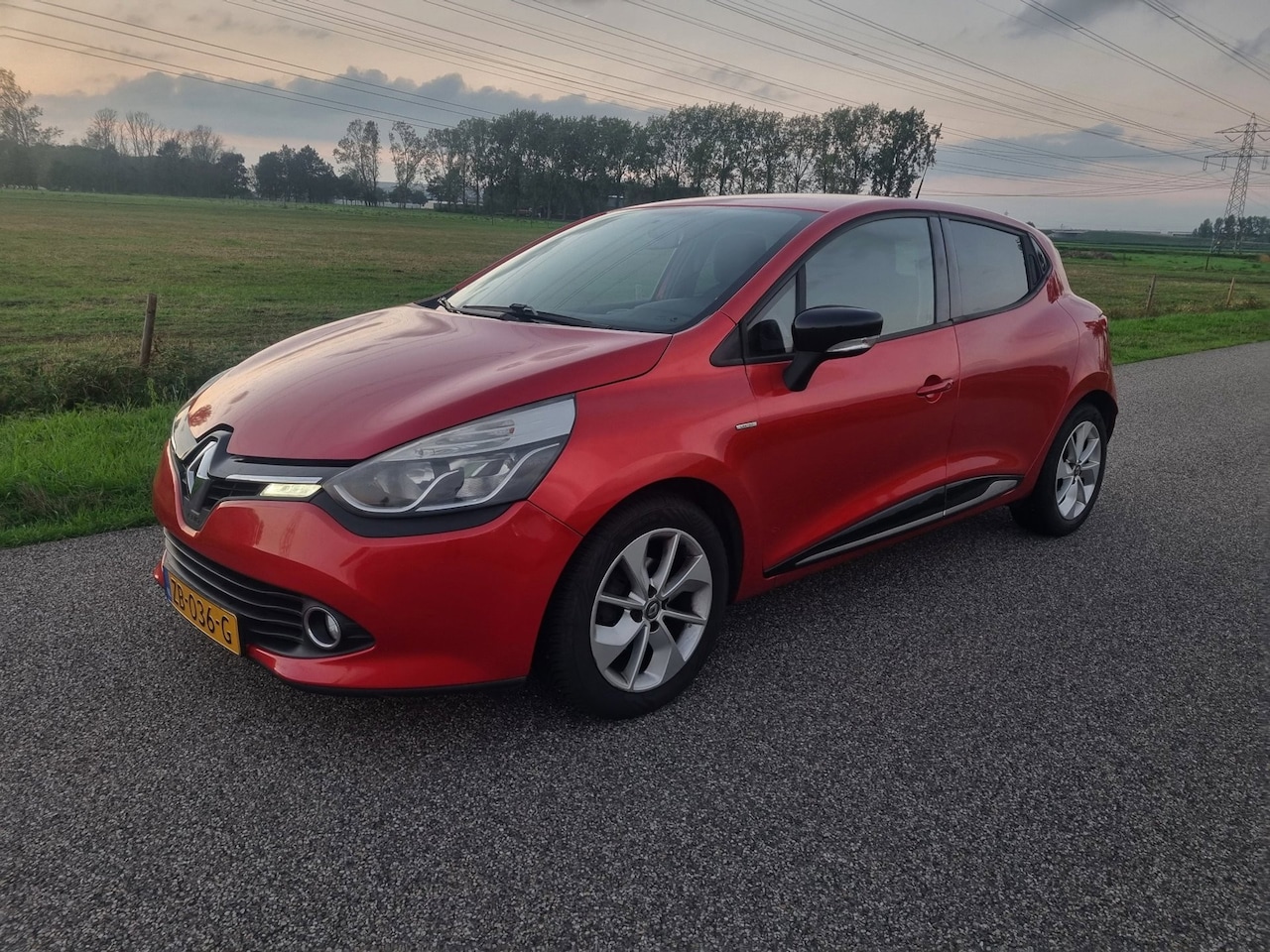 Renault Clio - 0.9 TCe Expression 0.9 TCe Expression - AutoWereld.nl
