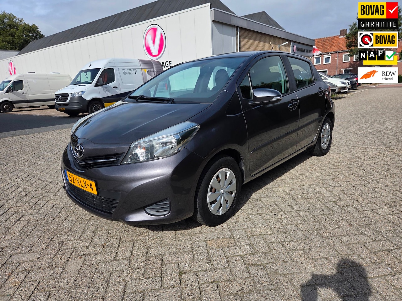 Toyota Yaris - 1.0 VVT-i Aspiration met navigatie - AutoWereld.nl