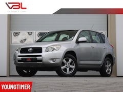 Toyota RAV4 - 2.0 VVTi Executive AWD automaat | Youngtimer